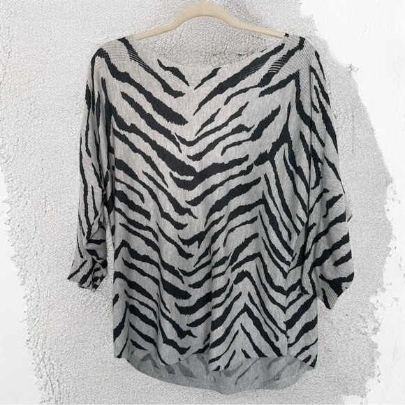Chico's Tops - Chico’s Zebra Print Lightweight Sweater Back/Gray– Size 2